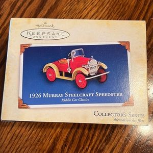 HALLMARK KEEPSAKE ORNAMENT